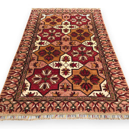 ARIANA DECORATIVE RUG - 1.78m x 1.15m