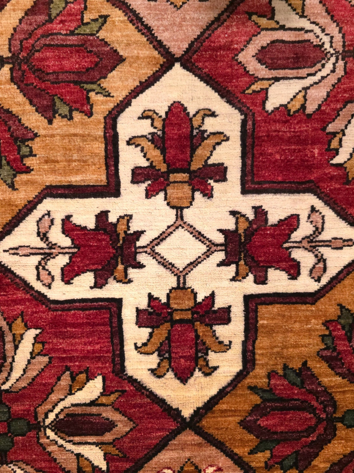 ARIANA DECORATIVE RUG - 1.78m x 1.15m