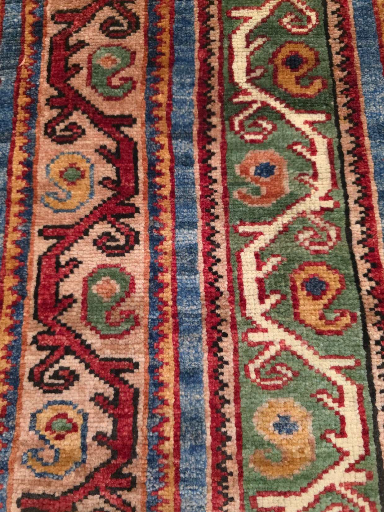 ARIANA SCHALL RUG - 1.75m x 1.19m